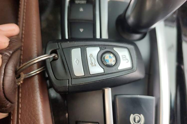 Used BMW 5 Series 2012 530i Sport Touring Vehicle Key