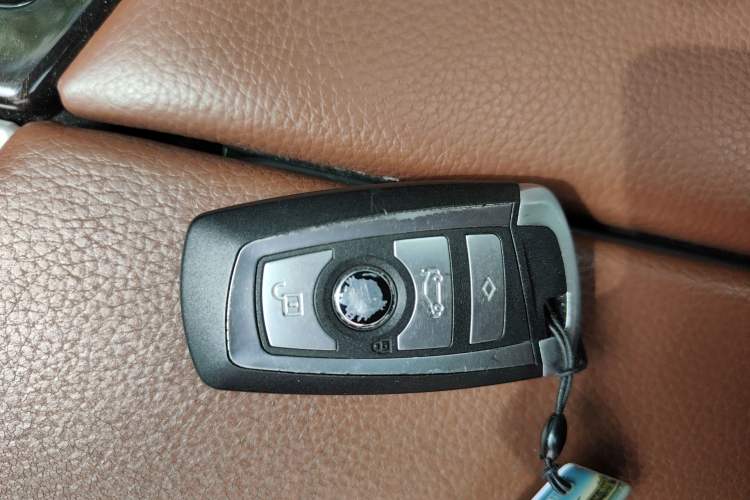 Used BMW 5 Series 2012 530i Sport Touring Vehicle Key