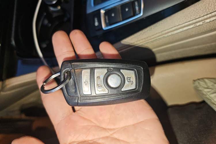 Used BMW 5 Series 2012 530i Sport Touring Vehicle Key