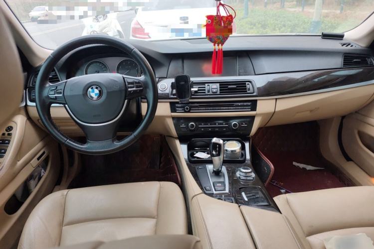 Used BMW 5 Series 2012 523Li Luxury Model Center Console