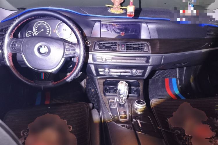 Used BMW 5 Series 2012 530Li Luxury Model Center Console