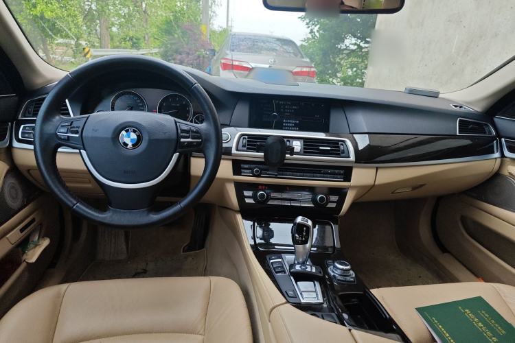 Used BMW 5 Series 2012 530Li Leading Model Center Console