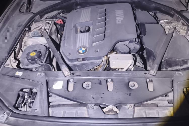Used BMW 5 Series 2012 530Li Luxury Model Engine Bay