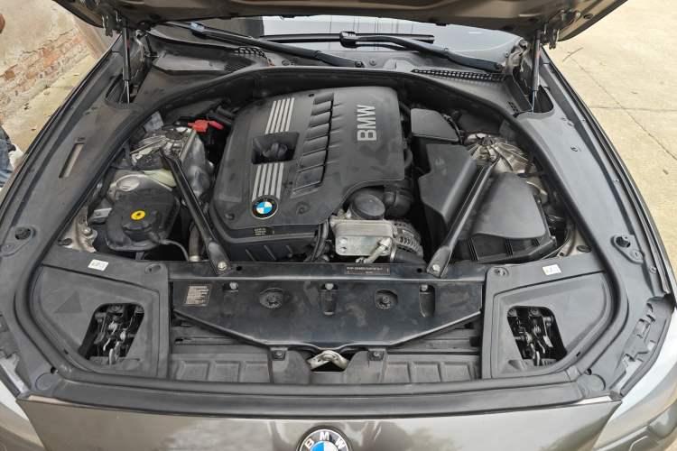 Used BMW 5 Series 2012 530Li Leading Model Engine Bay