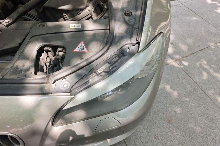 Used BMW 5 Series 2012 520Li Elegant Edition Engine Bay Left