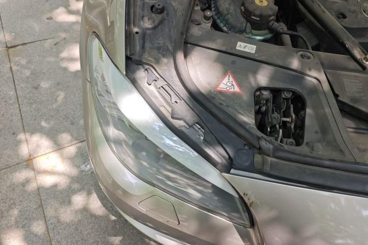 Used BMW 5 Series 2012 520Li Elegant Edition Engine Bay Right