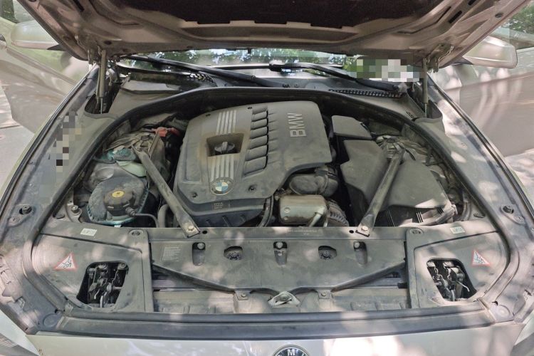 Used BMW 5 Series 2012 520Li Elegant Edition Engine Bay