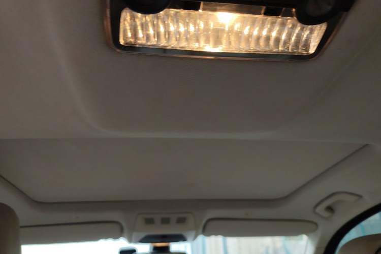 Used BMW 5 Series 2012 523Li Luxury Model Headliner