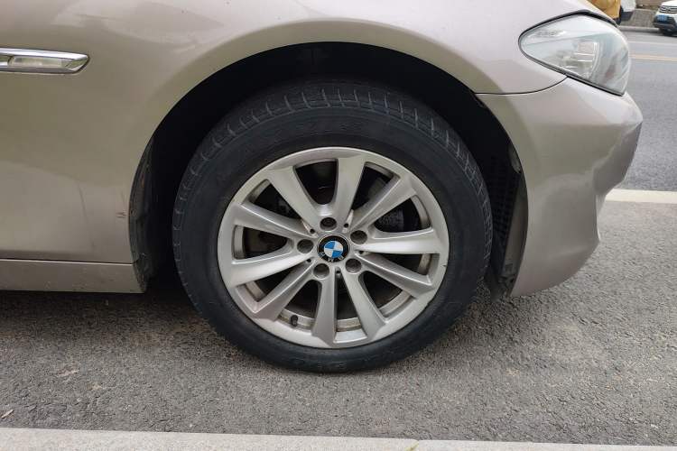 Used BMW 5 Series 2012 523Li Luxury Model Right Front Wheel Hub