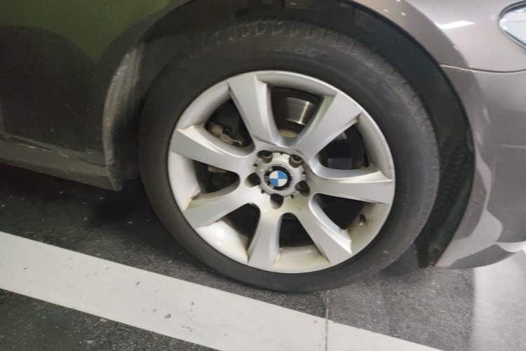 Used BMW 5 Series 2012 530i Sport Touring Right Front Wheel Hub
