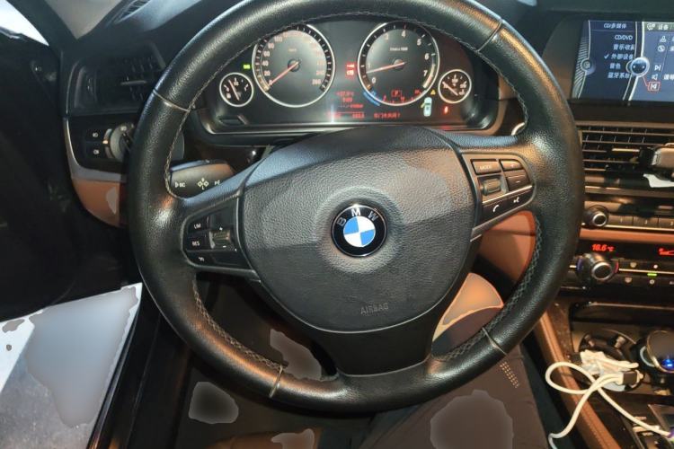 Used BMW 5 Series 2012 530i Sport Touring Steering Wheel