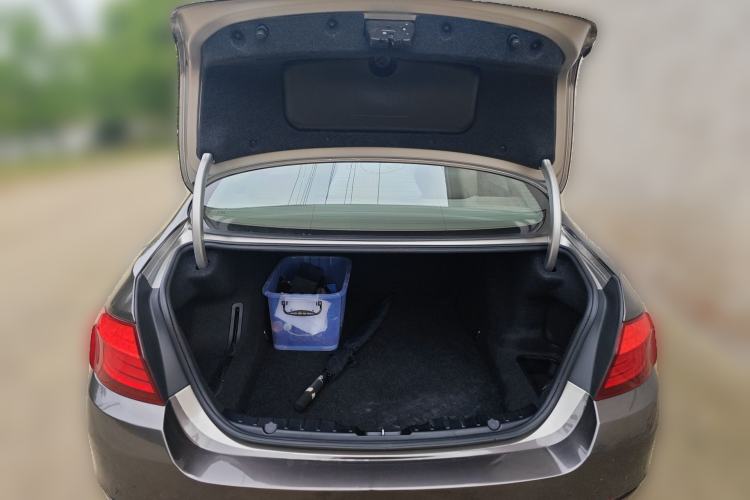Used BMW 5 Series 2012 530Li Leading Model Trunk