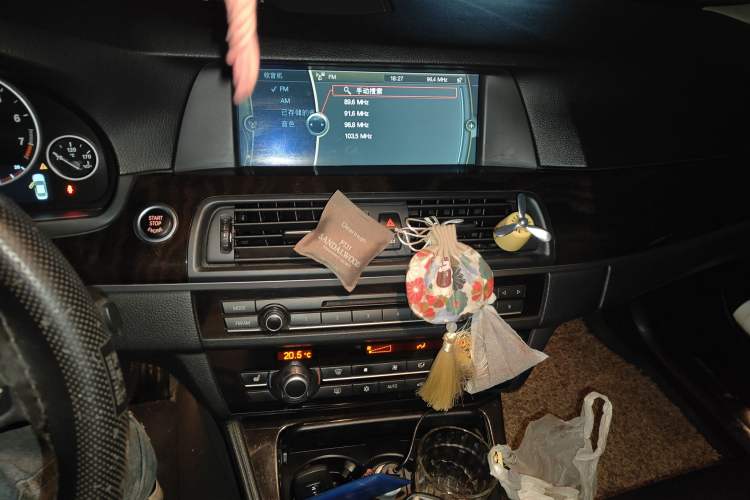 Used BMW 5 Series 2012 523Li Luxury Model Audio And AC Panel