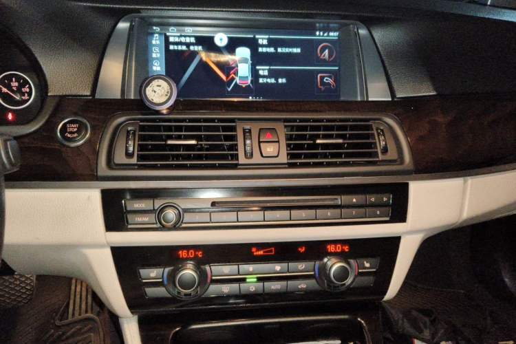 Used BMW 5 Series 2012 523Li Leading Model Audio And AC Panel