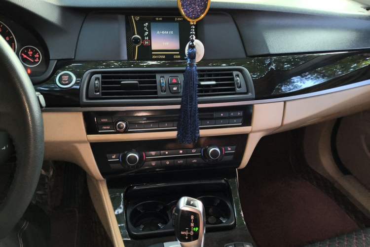 Used BMW 5 Series 2012 523Li Leading Model Audio And AC Panel