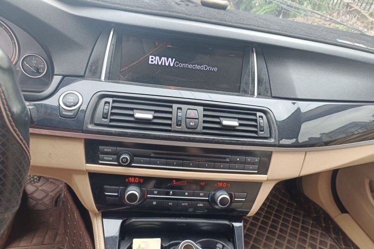 Used BMW 5 Series 2012 520Li Elegant Edition Audio And AC Panel