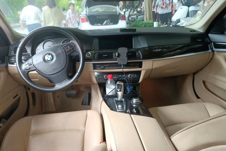 Used BMW 5 Series 2012 523Li Luxury Model Center Console