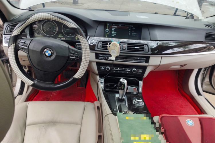 Used BMW 5 Series 2012 523Li Luxury Model Center Console