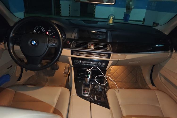 Used BMW 5 Series 2012 523Li Leading Model Center Console