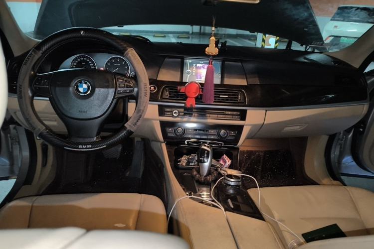 Used BMW 5 Series 2012 523Li Leading Model Center Console