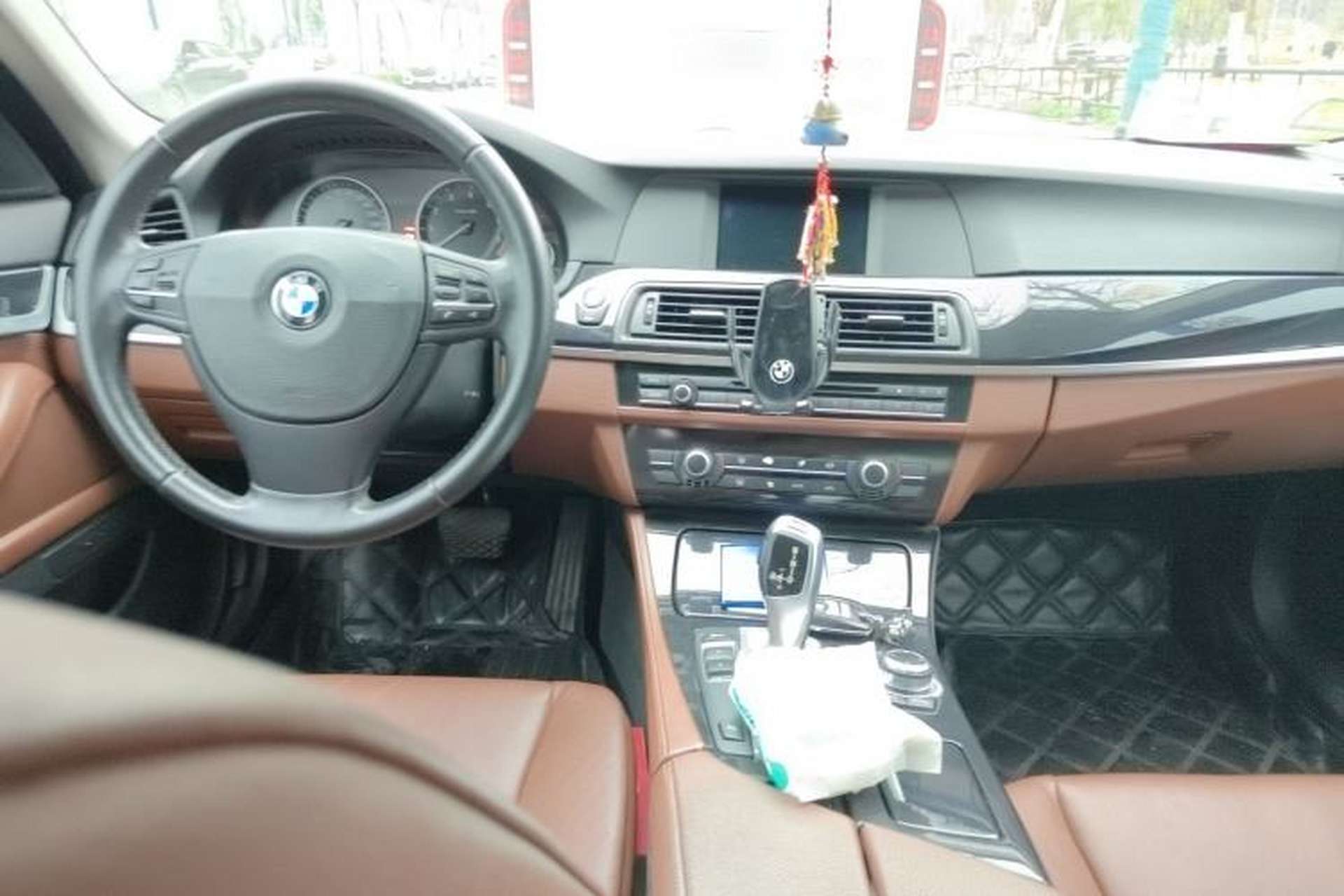Used BMW 5 Series 2012 520i Elegant Edition Center Console