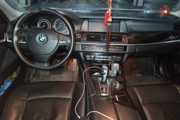Used BMW 5 Series 2012 523Li Leading Model Center Console