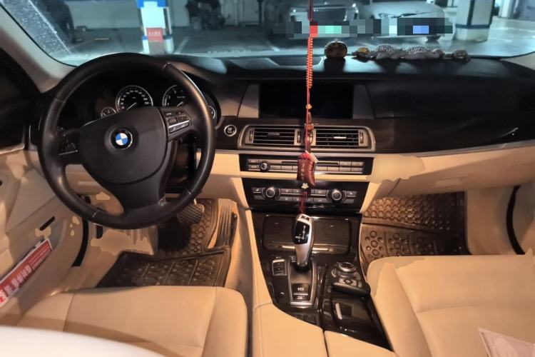 Used BMW 5 Series 2012 530Li Leading Model Center Console
