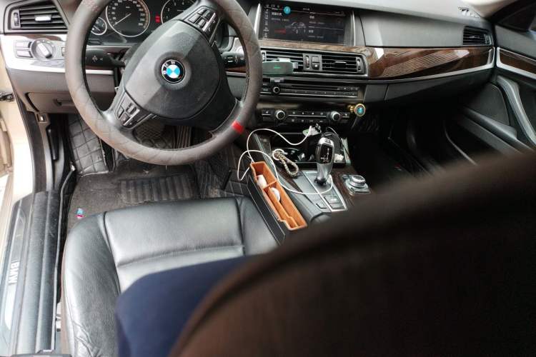 Used BMW 5 Series 2012 523Li Luxury Model Center Console