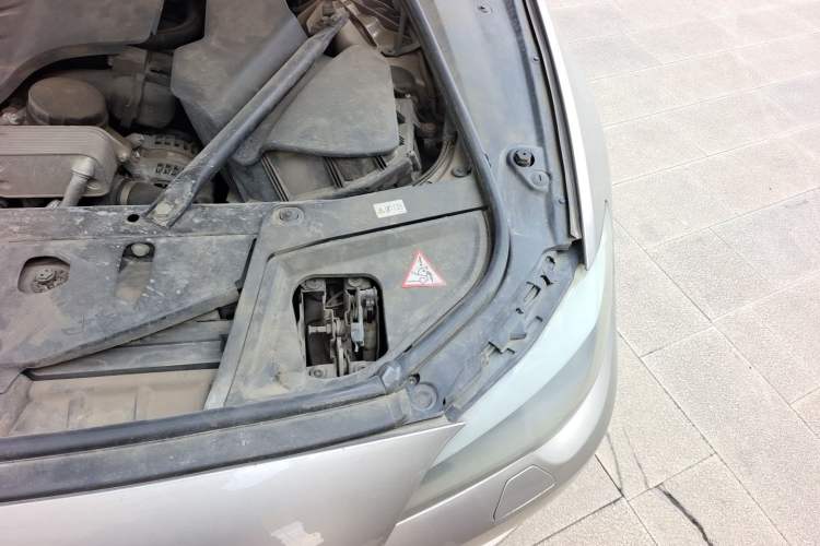 Used BMW 5 Series 2012 530Li Leading Model Engine Bay Left