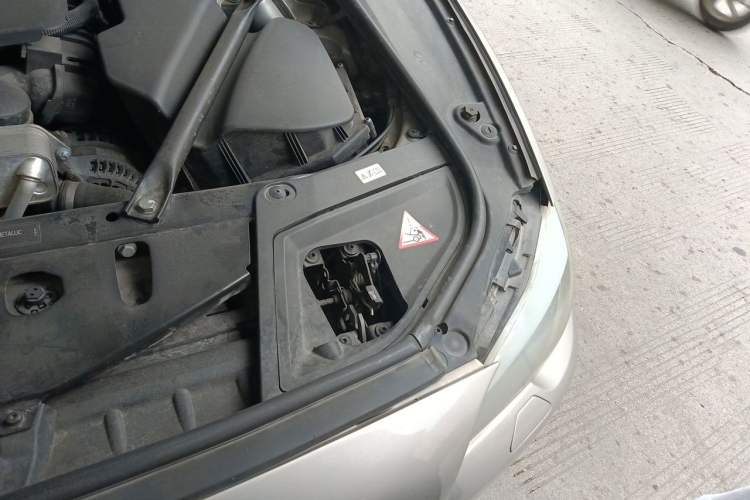Used BMW 5 Series 2012 523Li Luxury Model Engine Bay Left