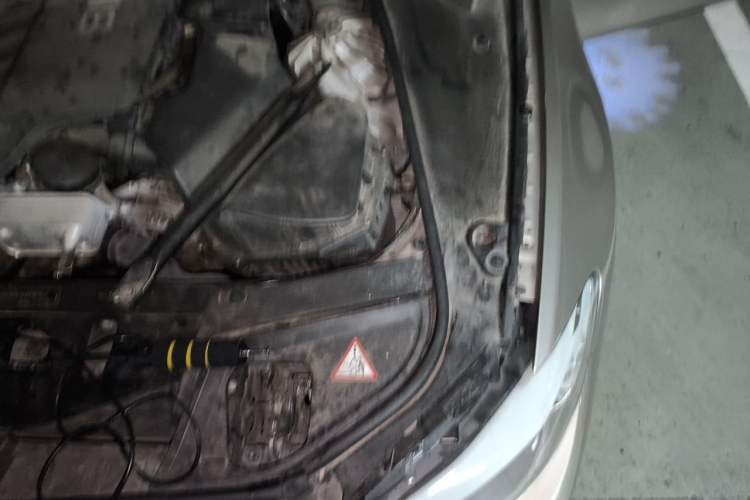 Used BMW 5 Series 2012 523Li Leading Model Engine Bay Left