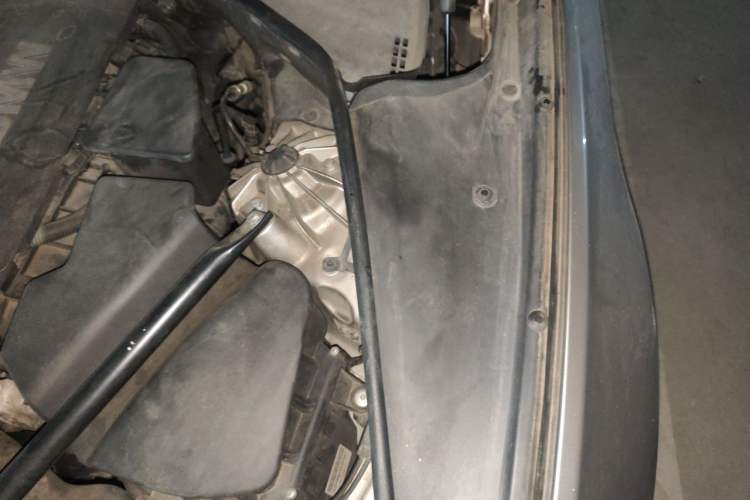 Used BMW 5 Series 2012 523Li Leading Model Engine Bay Left