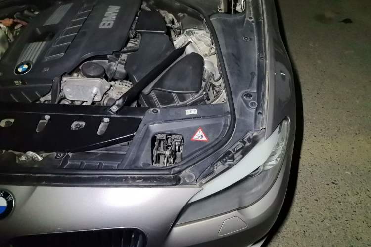 Used BMW 5 Series 2012 523Li Leading Model Engine Bay Left