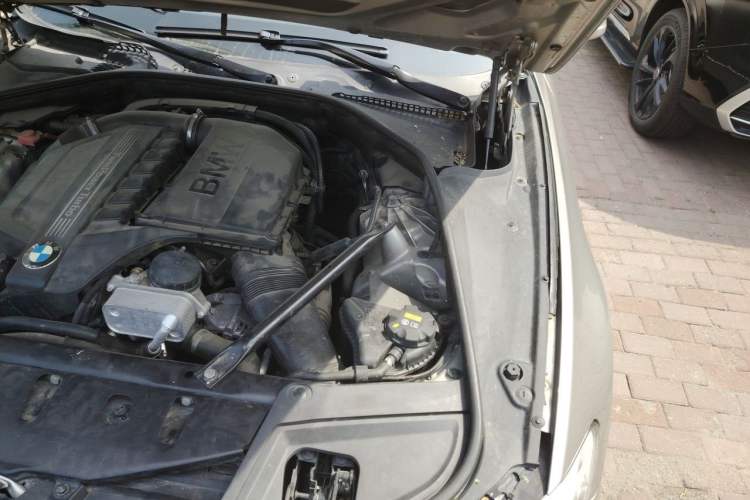 Used BMW 5 Series 2012 535Li Leading Model Engine Bay Left
