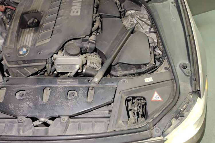 Used BMW 5 Series 2012 520Li Elegant Edition Engine Bay Left