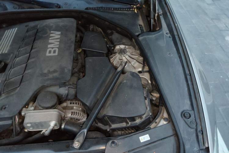 Used BMW 5 Series 2012 520Li Elegant Edition Engine Bay Left