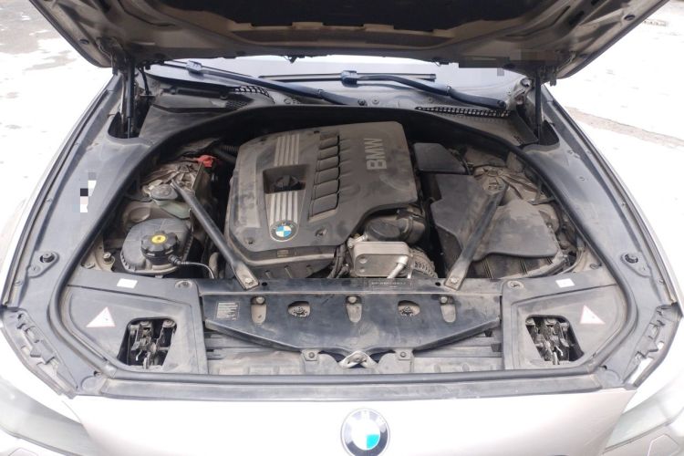 Used BMW 5 Series 2012 523Li Leading Model Engine Bay