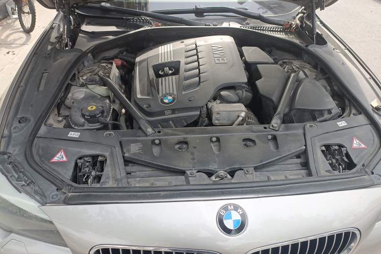 Used BMW 5 Series 2012 523Li Leading Model Engine Bay