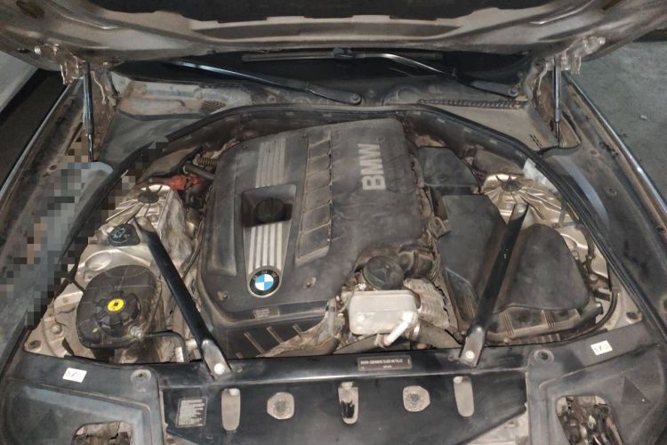 Used BMW 5 Series 2012 523Li Leading Model Engine Bay