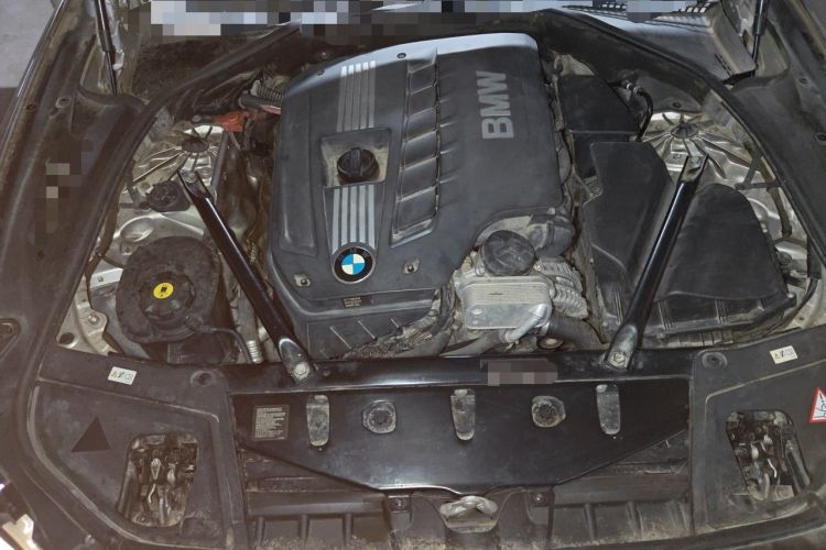 Used BMW 5 Series 2012 523Li Leading Model Engine Bay