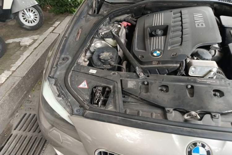 Used BMW 5 Series 2012 523Li Luxury Model Engine Bay Right