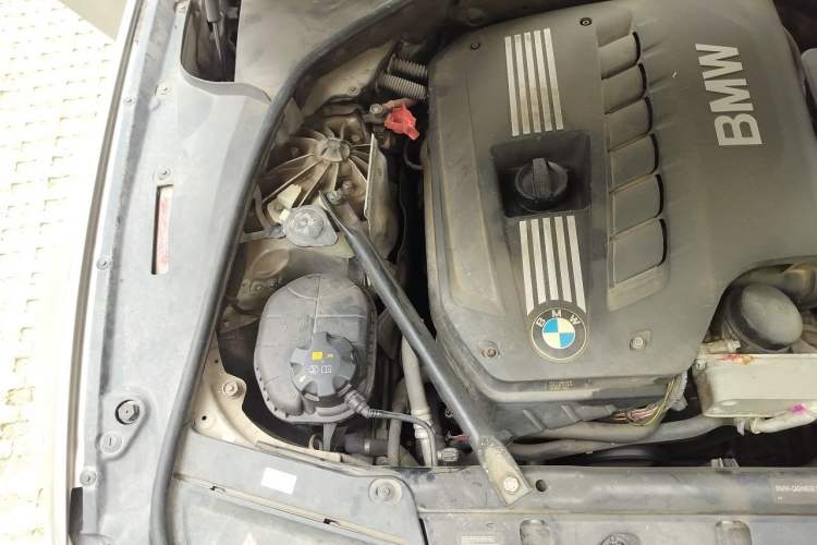 Used BMW 5 Series 2012 523Li Leading Model Engine Bay Right