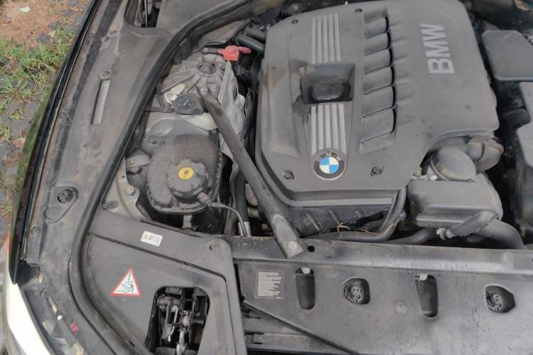 Used BMW 5 Series 2012 530i Sport Touring Engine Bay Right
