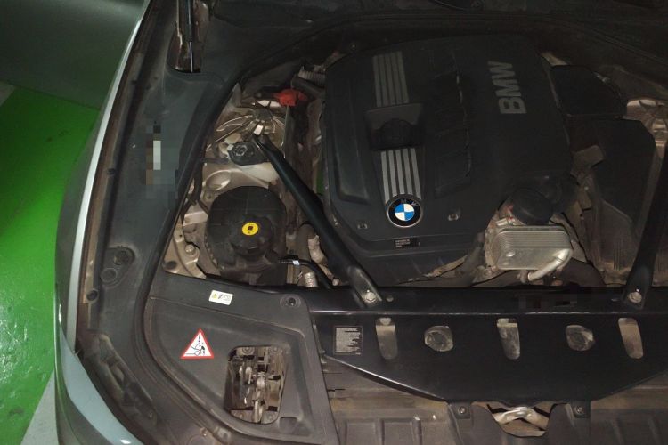 Used BMW 5 Series 2012 523Li Leading Model Engine Bay Right