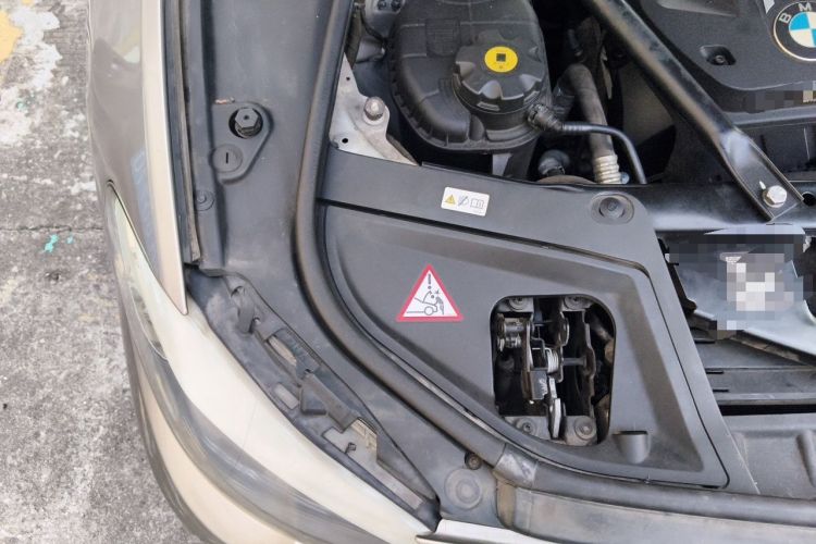 Used BMW 5 Series 2012 523Li Leading Model Engine Bay Right