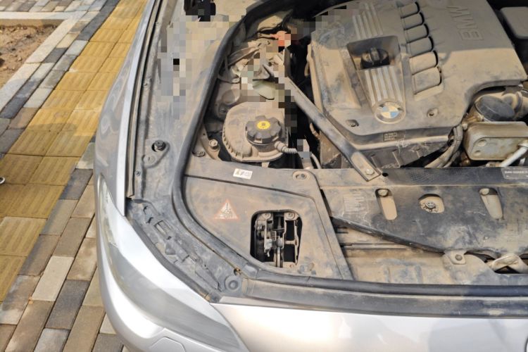 Used BMW 5 Series 2012 523Li Luxury Model Engine Bay Right
