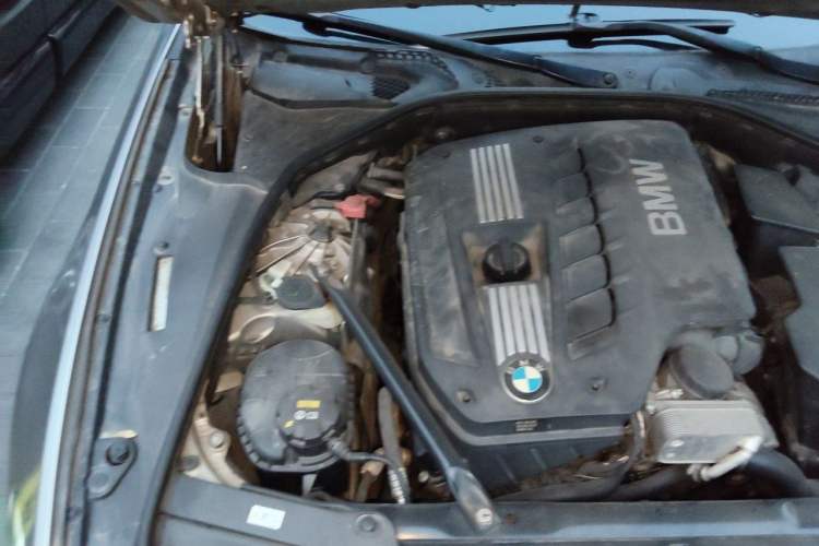 Used BMW 5 Series 2012 520Li Elegant Edition Engine Bay Right
