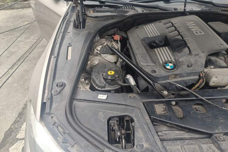 Used BMW 5 Series 2012 520Li Elegant Edition Engine Bay Right