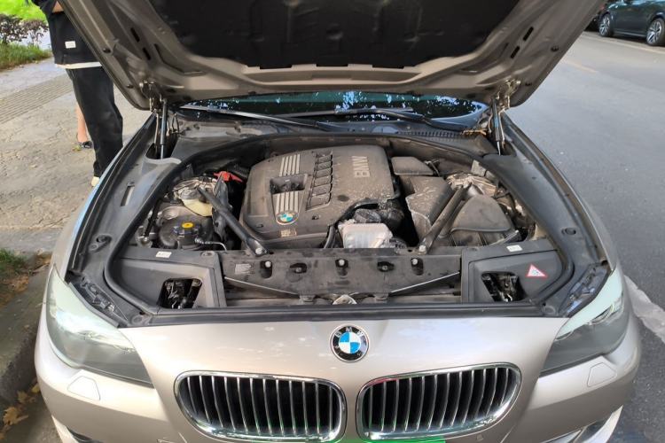 Used BMW 5 Series 2012 523Li Leading Model Engine Bay