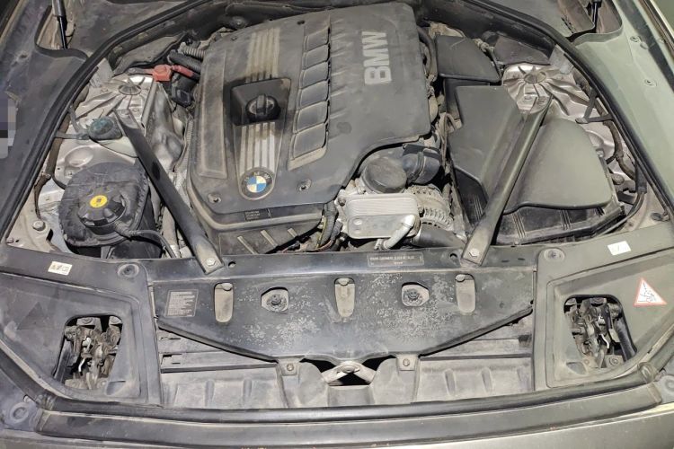 Used BMW 5 Series 2012 520Li Elegant Edition Engine Bay